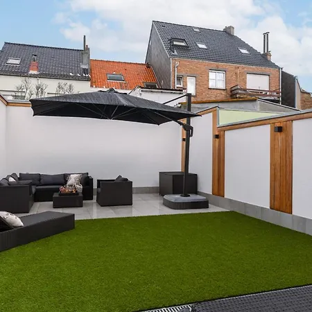Beautiful Modern Holiday House With Private Garden *
