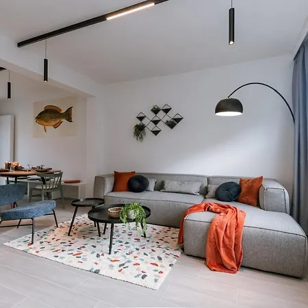 Beautiful Modern Holiday House With Private Garden Tatil Evi